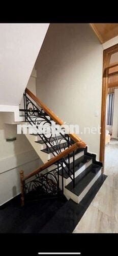 NHÀ PHỐ 3 TẦNG SỔ RIÊNG 4x13 ĐƯỜNG TRIỆU VIỆT VƯƠNG ĐÀ LẠT 5.5 TỶ