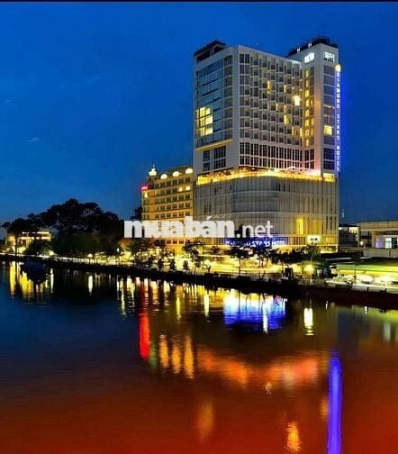 Lễ Tân Khách Sạn Diamond Stars Bến Tre