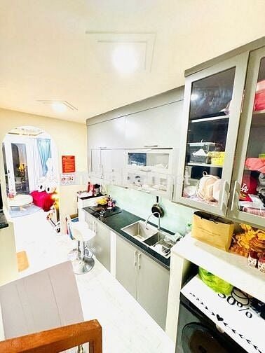 NHÀ- MBKD CMT8 Q.10- HẺM OTO TỚI CỬA- CÁCH MT CHỈ 2 CĂN- HOÀN CÔNG ĐỦ