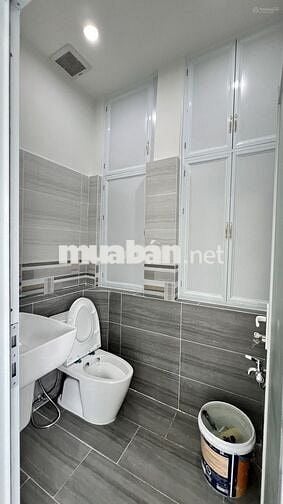 Cho thuê nhà mặt tiền Nguyễn Hữu Cảnh - vị trí đẹp, kinh doanh sầm uất