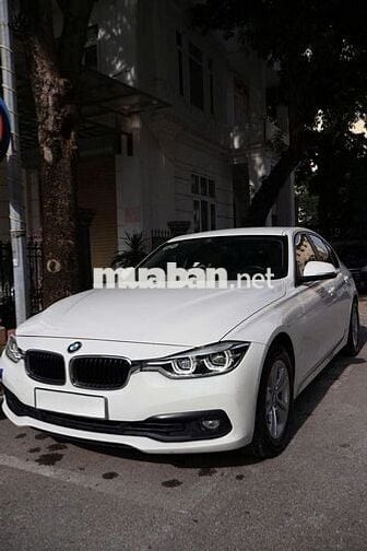 BMW 320i 2016 màu trắng, số tự động 93.000 km