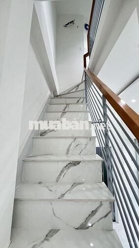 Cho thuê nhà mặt tiền Nguyễn Hữu Cảnh - vị trí đẹp, kinh doanh sầm uất