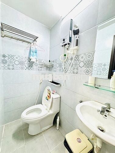NHÀ- MBKD CMT8 Q.10- HẺM OTO TỚI CỬA- CÁCH MT CHỈ 2 CĂN- HOÀN CÔNG ĐỦ