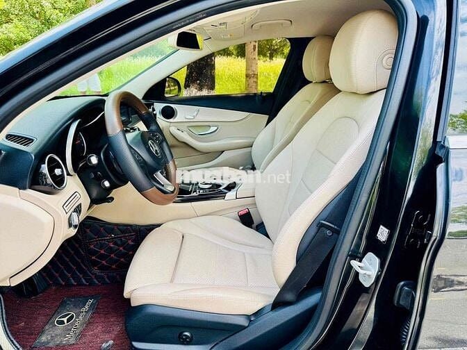 Mercedes-Benz C200 phom mới 2016 8 vạn km Đen