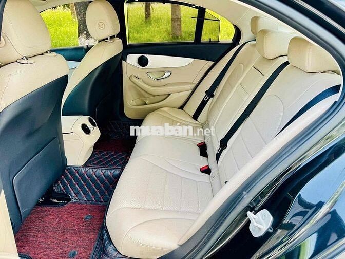 Mercedes-Benz C200 phom mới 2016 8 vạn km Đen