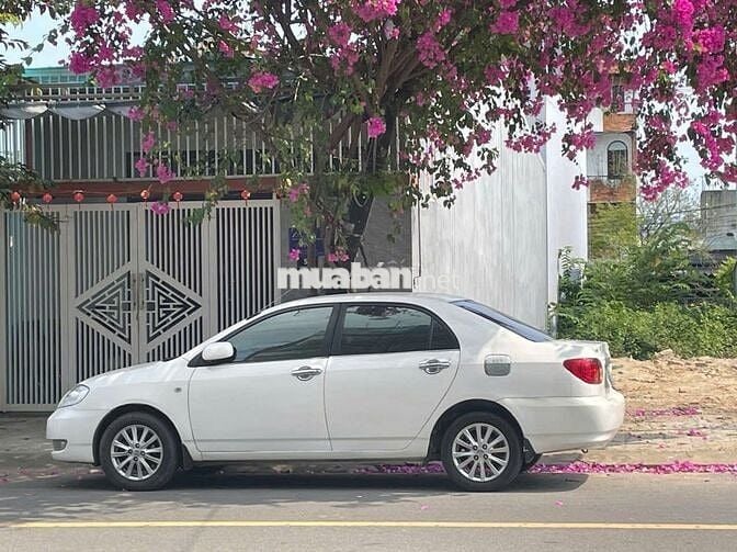Toyota Corolla Altis Trắng 5 chỗ Sàn