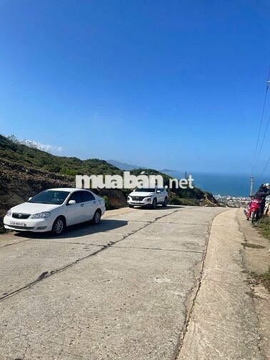 Toyota Corolla Altis Trắng 5 chỗ Sàn