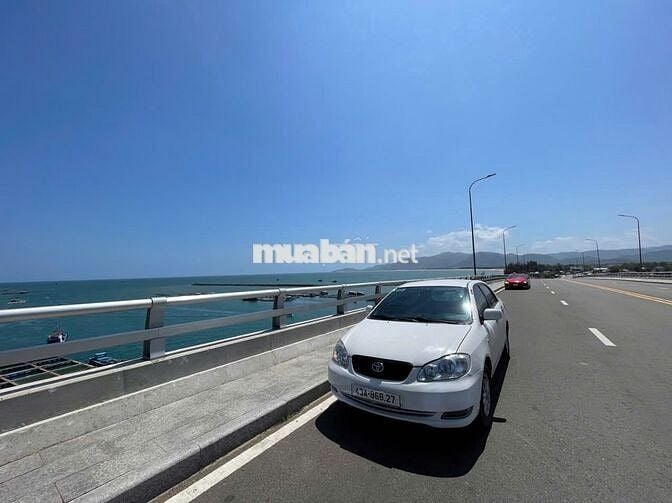 Toyota Corolla Altis Trắng 5 chỗ Sàn