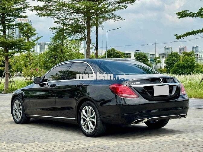 Mercedes-Benz C200 phom mới 2016 8 vạn km Đen