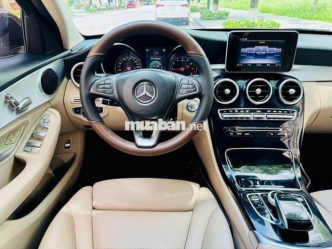 Mercedes-Benz C200 phom mới 2016 8 vạn km Đen