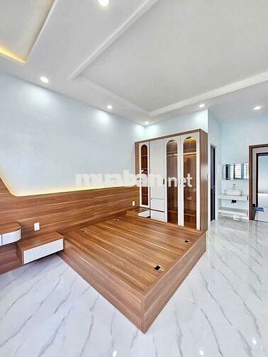 Cho thuê nhà 1 trệt 2 lầu gần ngã tư Miếu Ông Cù 4 phòng giá 10 tr/ th