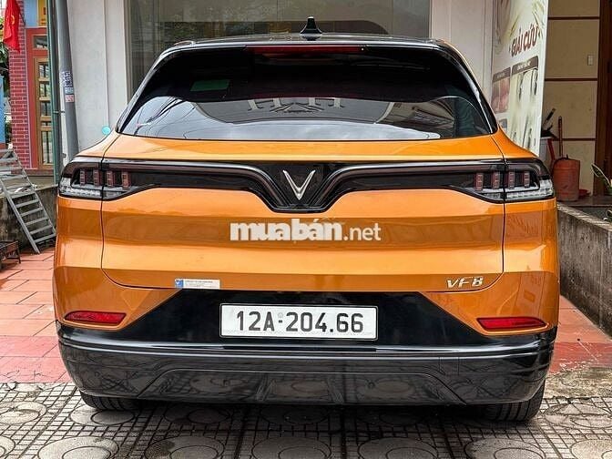 VinFast VF8 Plus mua pin catl cuối 2023