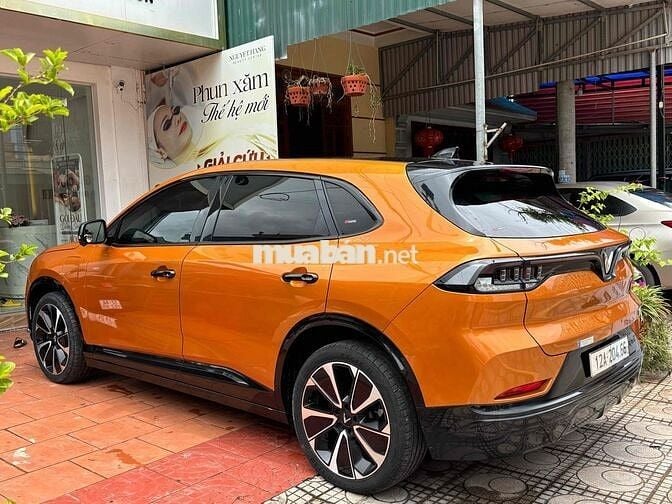 VinFast VF8 Plus mua pin catl cuối 2023