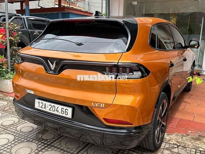 VinFast VF8 Plus mua pin catl cuối 2023