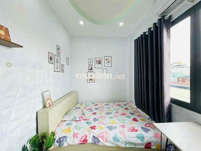 TRỐNG SẴN 2 CĂN DẠNG STUDIO CỬA SỔ TRỜI THOÁNG GẦN HỒ CON RÙA Q3