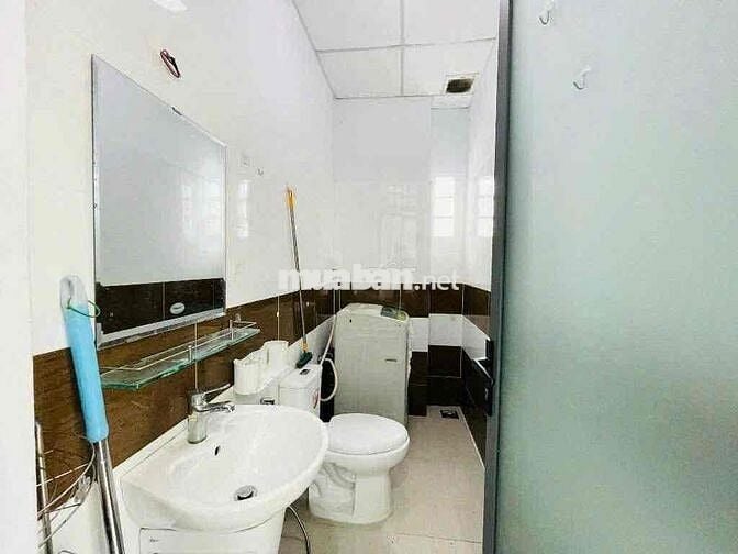 TRỐNG SẴN 2 CĂN DẠNG STUDIO CỬA SỔ TRỜI THOÁNG GẦN HỒ CON RÙA Q3