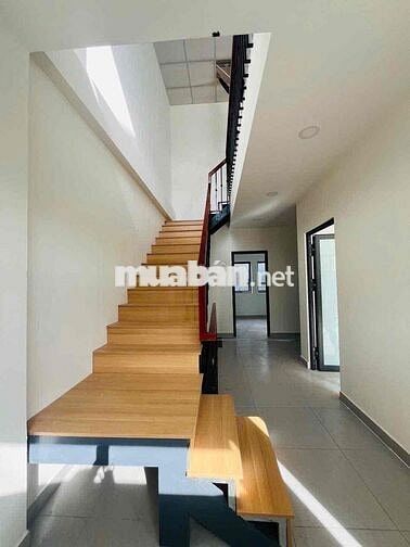 CHO THUÊ NHÀ TRỆT 2 LẦU MỚI 100 % KDC NAM LONG 3