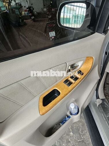 Toyota Innova V 2010 Tự động Bạc