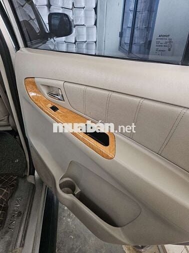 Toyota Innova V 2010 Tự động Bạc