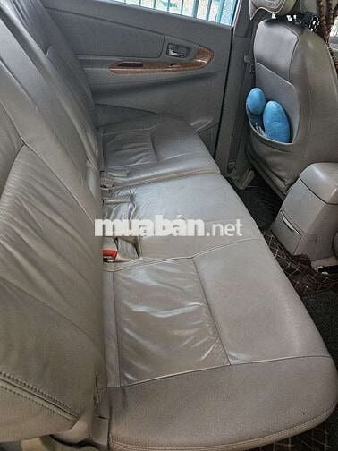 Toyota Innova V 2010 Tự động Bạc