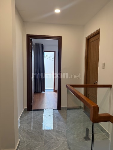 Bán nhà 606/147/48 đường 3/2 phường Diên Hồng, Dt: 4,1x8,5m, nở hậu 