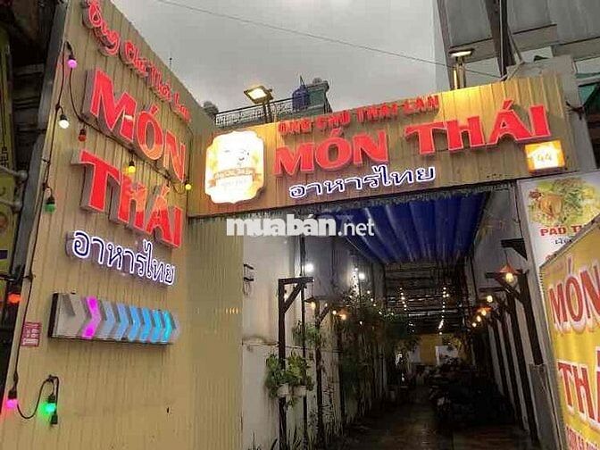 Quán cần tuyển 03 bạn phục vụ làm việc buổi tối. 📌