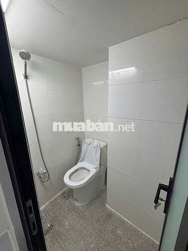 Cho thuê phòng trọ 12 m2 tại góc Phan Đăng Lưu và Nơ Trang Long