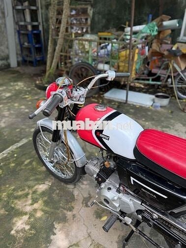 Honda CD 50 Cổ điển Đỏ, trắng, đen