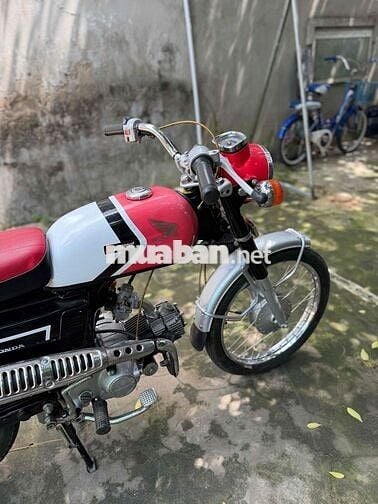 Honda CD 50 Cổ điển Đỏ, trắng, đen