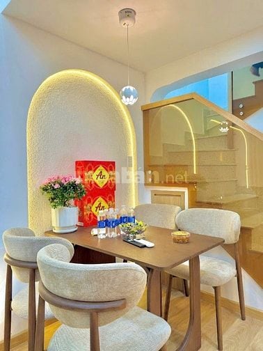 Bán nhà mới 4PN 3 tầng Hàng Xanh hh 100 triệu