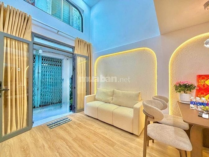 Bán nhà mới 4PN 3 tầng Hàng Xanh hh 100 triệu