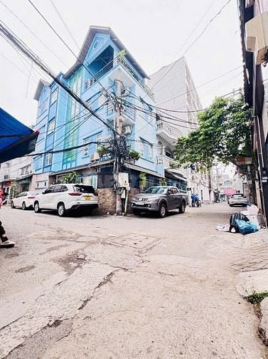 Bán nhà mới 4PN 3 tầng Hàng Xanh hh 100 triệu