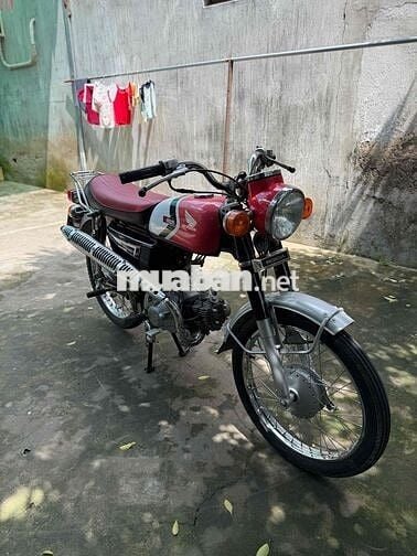 Honda CD 50 Cổ điển Đỏ, trắng, đen