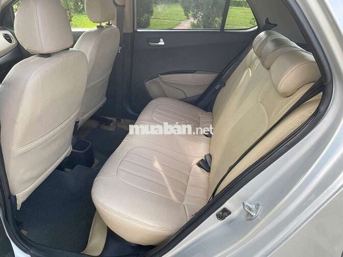 Hyundai Grand i10 1.0 Số sàn Bạc