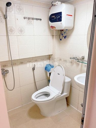 Cho thuê căn hộ tập thể tại phố Đường Thành phường Hoàn Kiếm tp Hà Nội