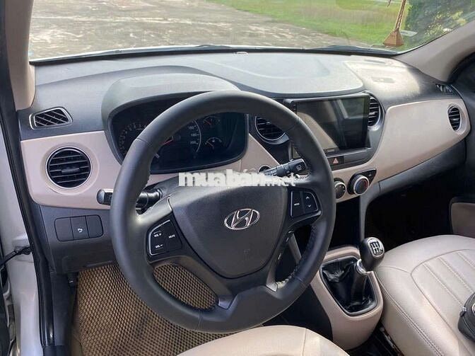 Hyundai Grand i10 1.0 Số sàn Bạc