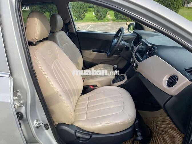 Hyundai Grand i10 1.0 Số sàn Bạc