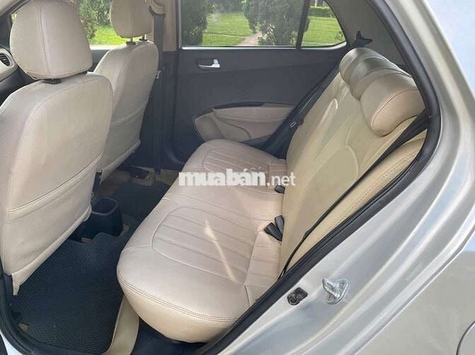 Hyundai Grand i10 1.0 Số sàn Bạc