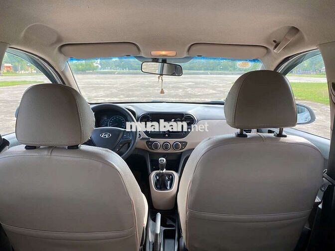 Hyundai Grand i10 1.0 Số sàn Bạc