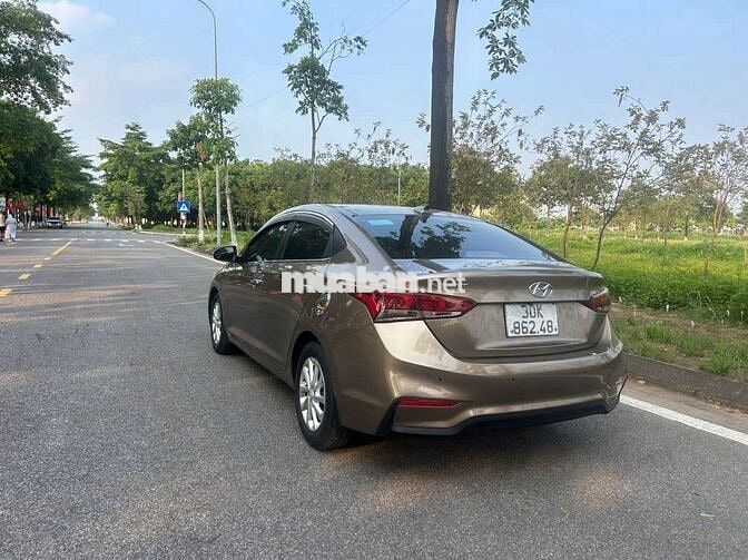Hyundai Accent Số tự động màu Nâu