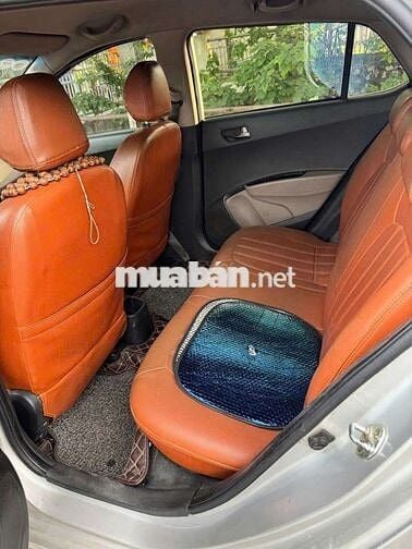 Hyundai Grand i10 Số sàn Bạc