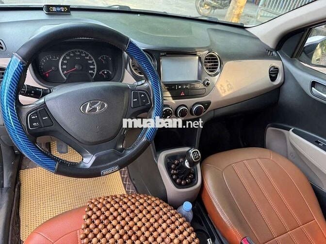 Hyundai Grand i10 Số sàn Bạc