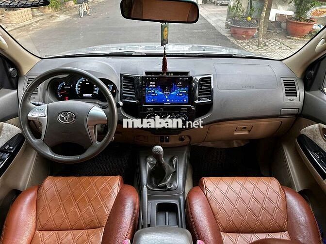 Toyota Fortuner 2012 Số sàn Bạc