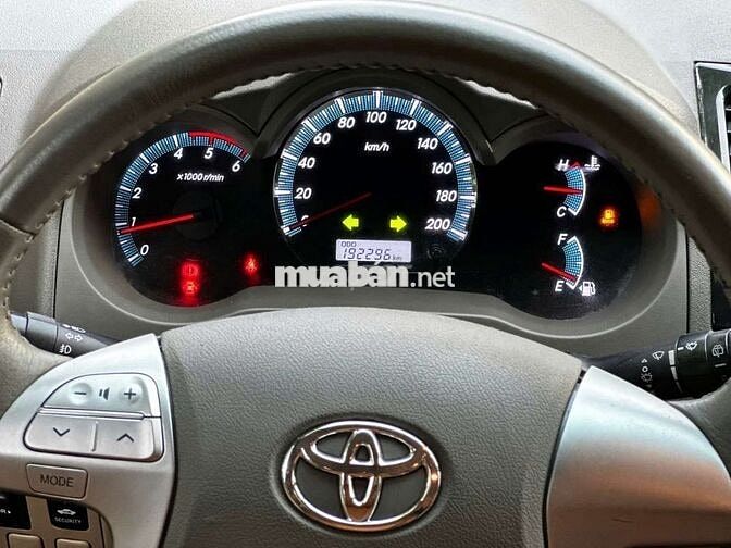 Toyota Fortuner 2012 Số sàn Bạc