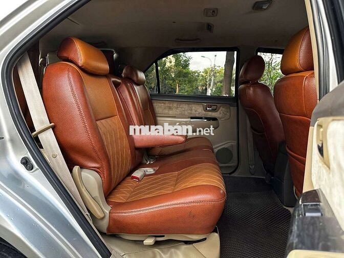 Toyota Fortuner 2012 Số sàn Bạc
