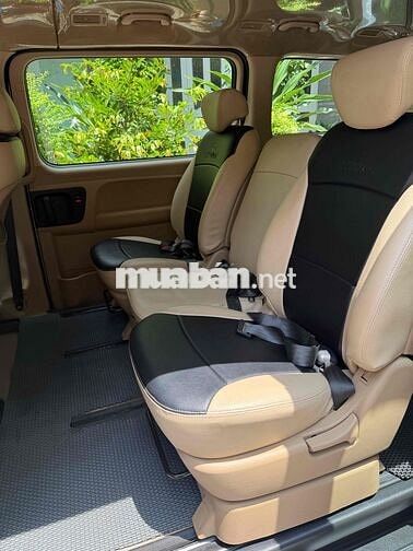 Hyundai Starex 2009...9 chỗ Số sàn Vàng cát