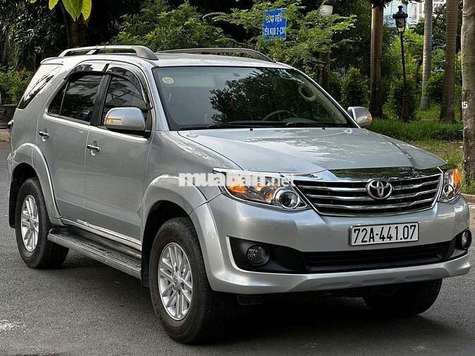Toyota Fortuner 2012 Số sàn Bạc