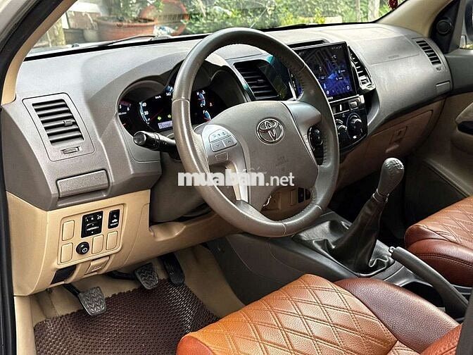 Toyota Fortuner 2012 Số sàn Bạc