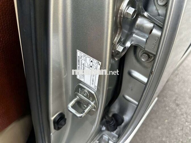 Toyota Fortuner 2012 Số sàn Bạc