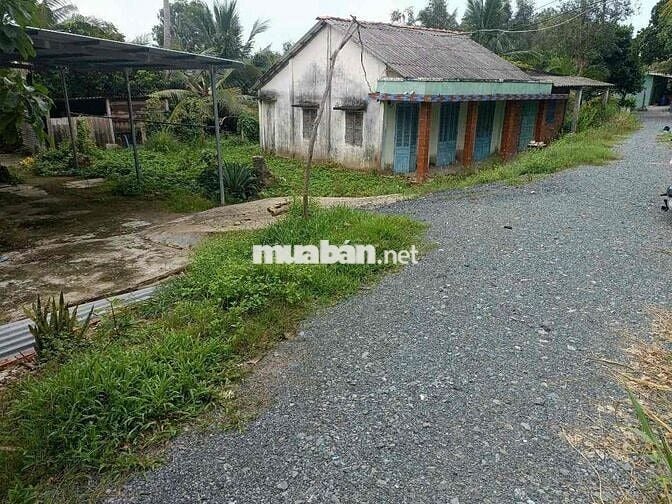 Đất mặt tiền kênh Bà Kiểng 400m2 sẵn nhà